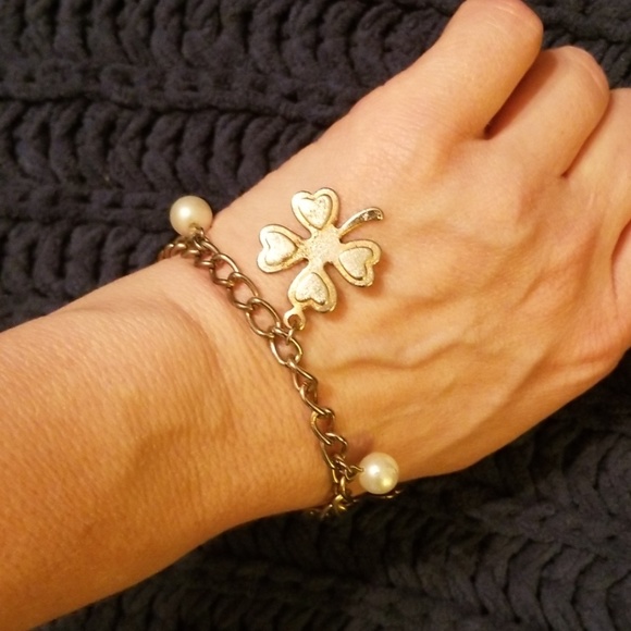 Vintage Lucky Shamrock Charm Bracelet - Picture 5 of 5